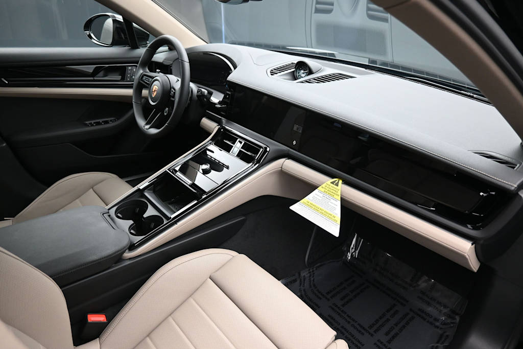 Thumbnail: 2026 Porsche Panamera - 11