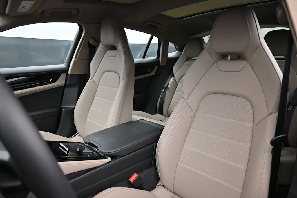 Thumbnail: 2026 Porsche Panamera - 8