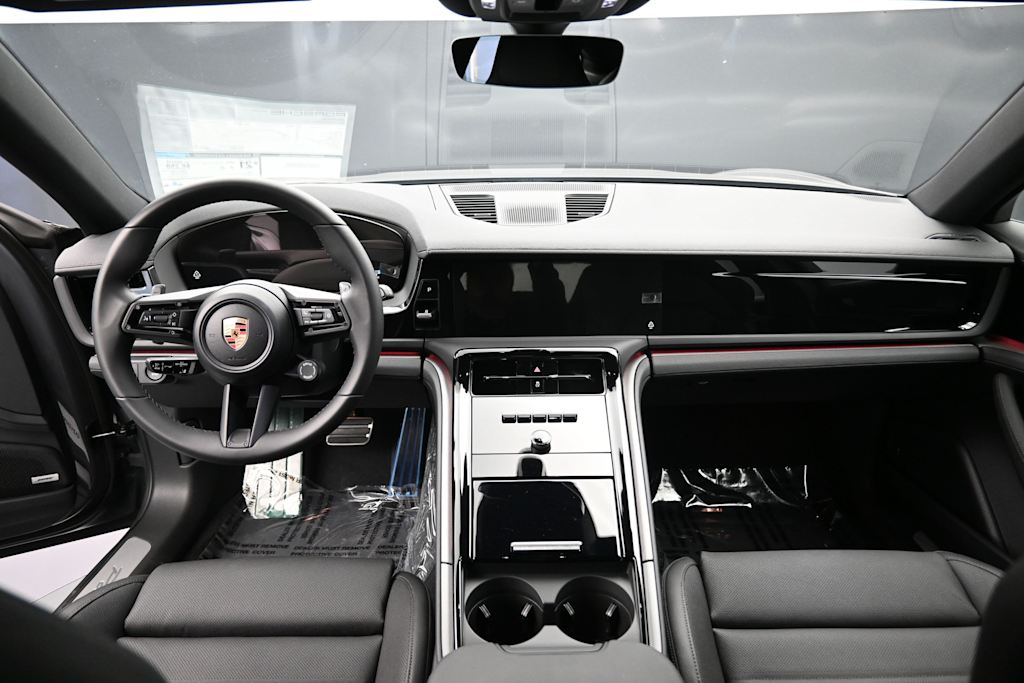 Thumbnail: 2026 Porsche Panamera - 7