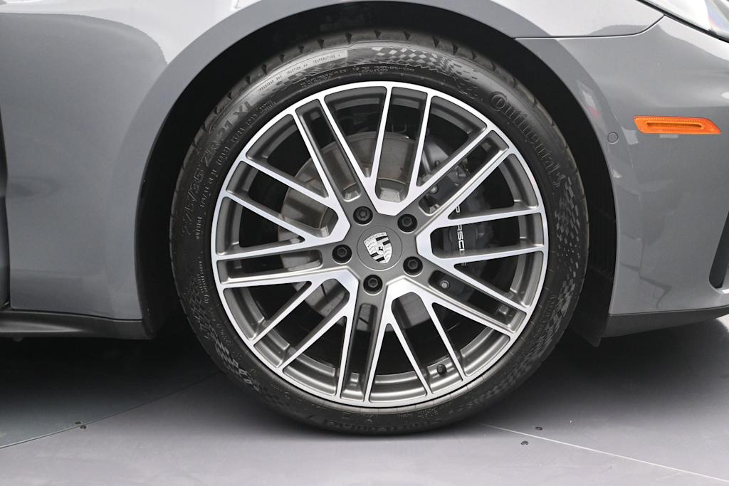 Thumbnail: 2026 Porsche Panamera - 6