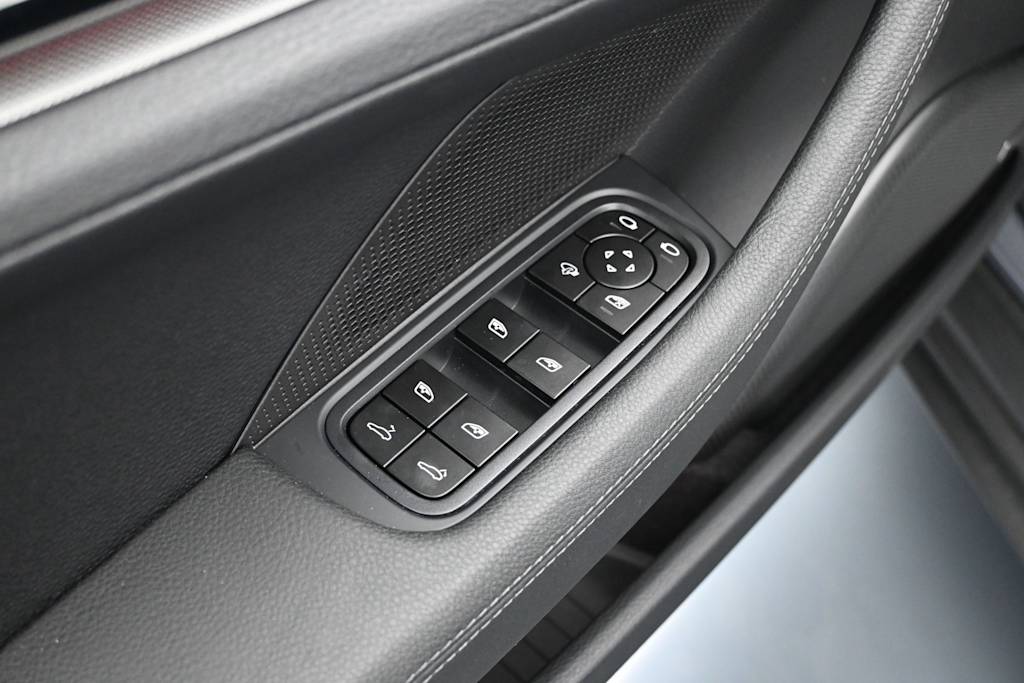 Thumbnail: 2026 Porsche Panamera - 22