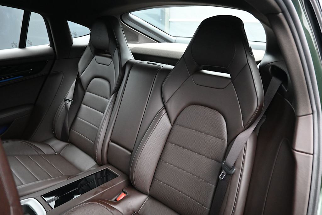 Thumbnail: 2026 Porsche Panamera - 9