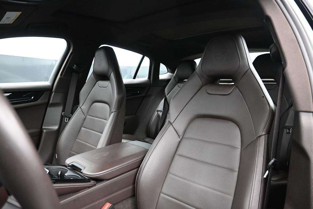 Thumbnail: 2026 Porsche Panamera - 8