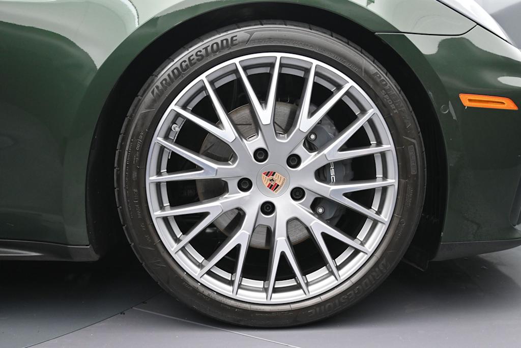 Thumbnail: 2026 Porsche Panamera - 6