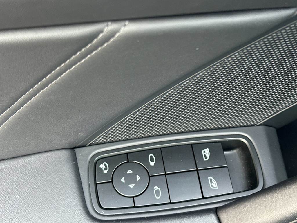 Thumbnail: 2023 Porsche 911 - 23