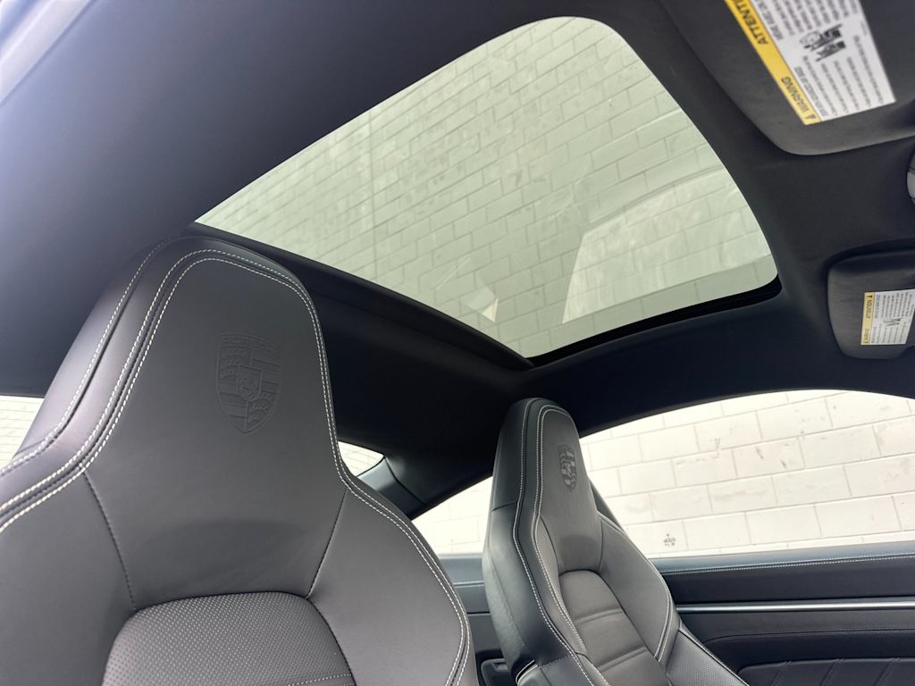 Thumbnail: 2023 Porsche 911 - 24