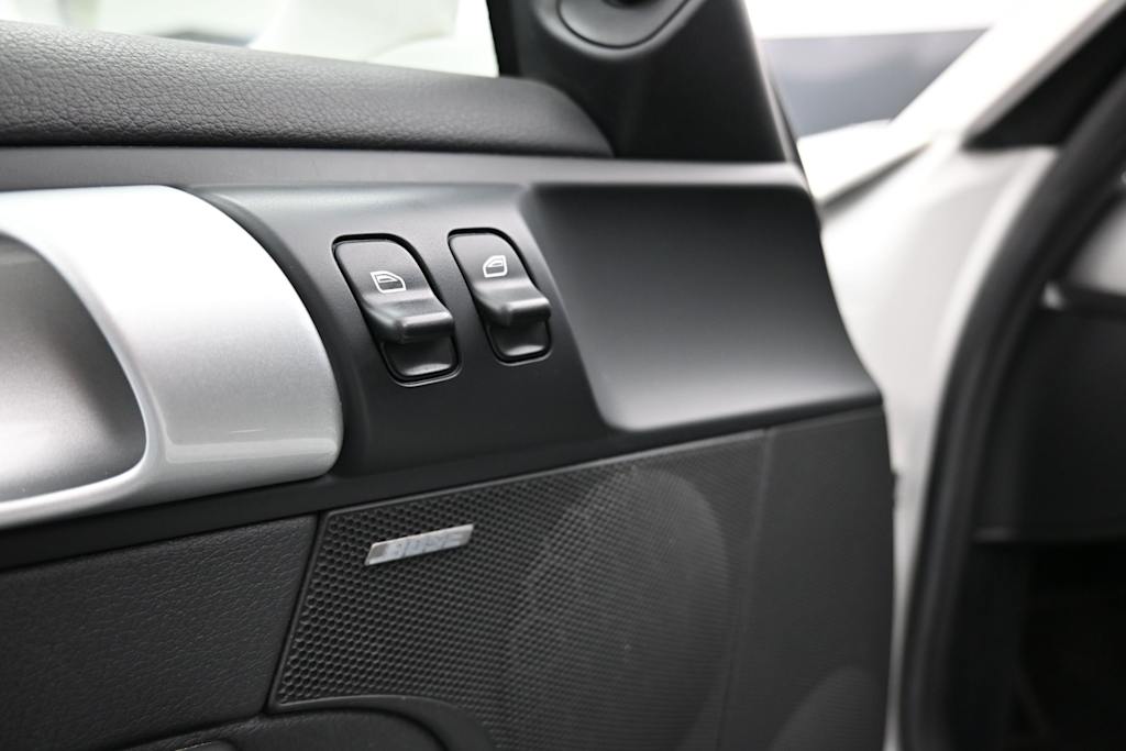 Thumbnail: 2012 Porsche 911 - 18