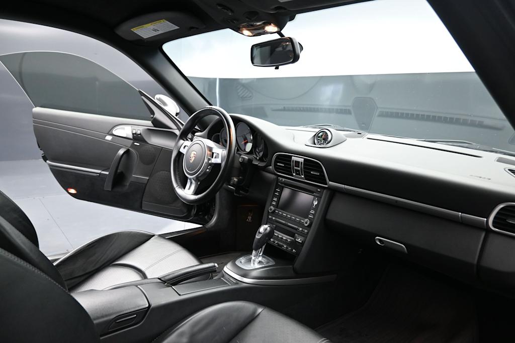 Thumbnail: 2012 Porsche 911 - 13