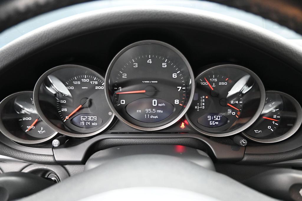 Thumbnail: 2012 Porsche 911 - 16