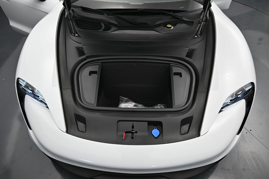 Thumbnail: 2024 Porsche Taycan - 26