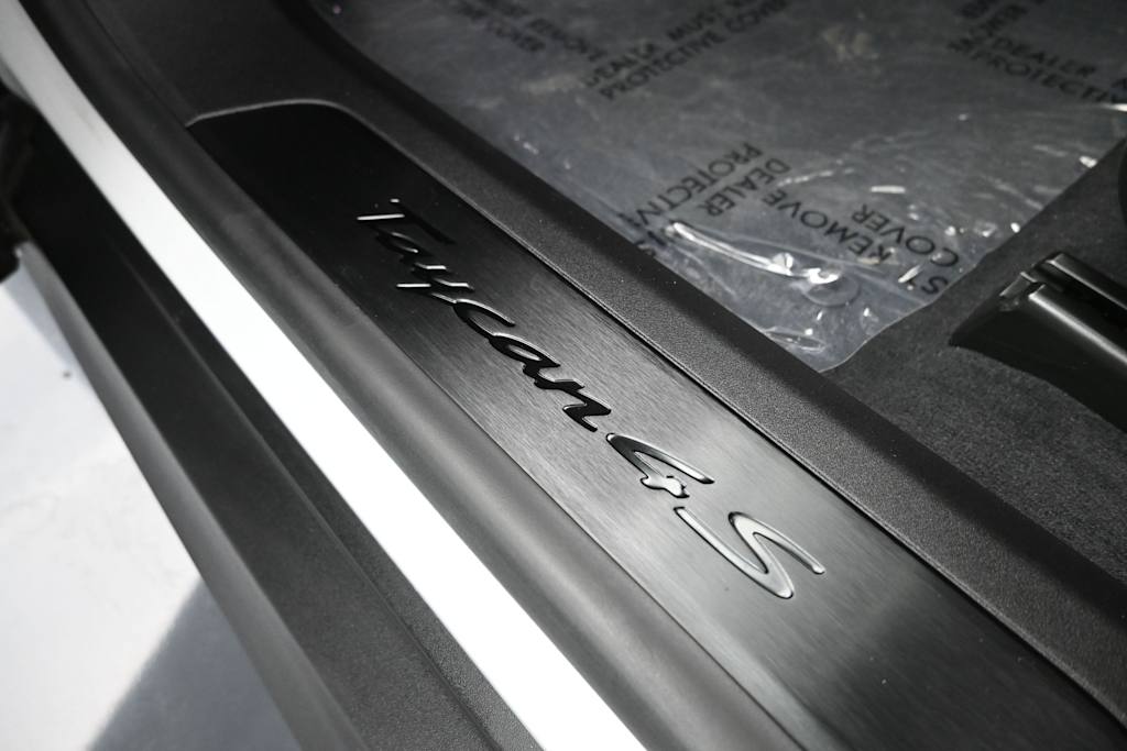 Thumbnail: 2024 Porsche Taycan - 6