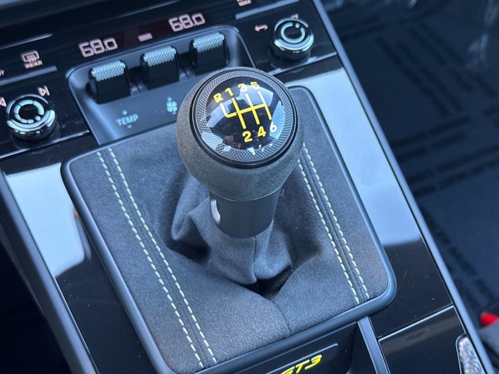 Thumbnail: 2026 Porsche 911 - 13