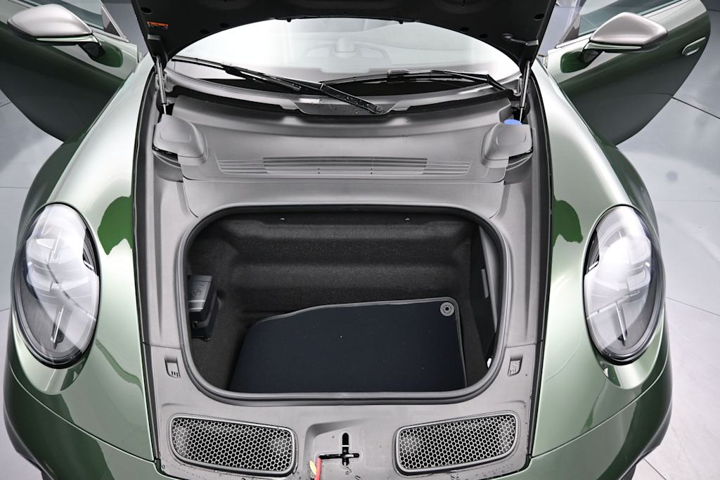 Thumbnail: 2026 Porsche 911 - 20