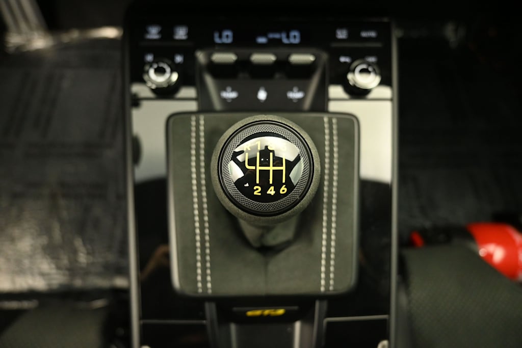 Thumbnail: 2026 Porsche 911 - 10