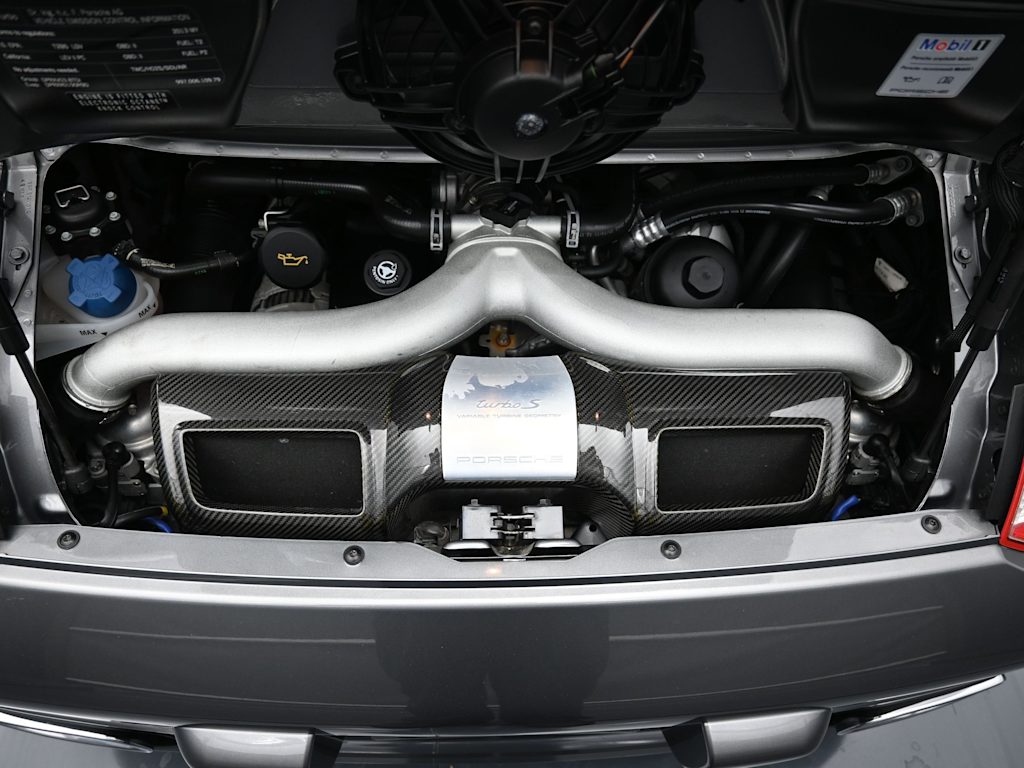 Thumbnail: 2013 Porsche 911 - 8