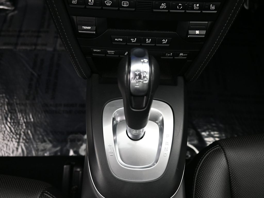 Thumbnail: 2013 Porsche 911 - 15