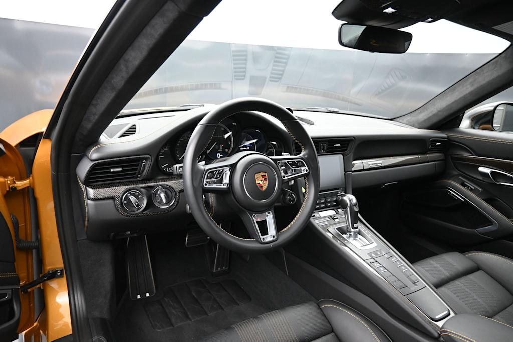 Thumbnail: 2018 Porsche 911 - 2