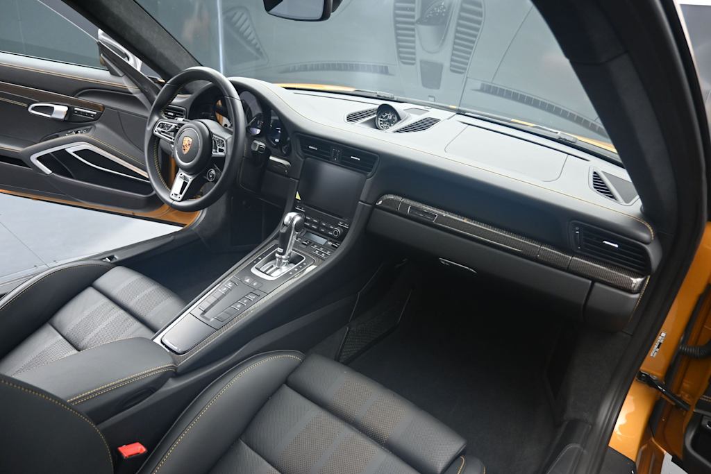 Thumbnail: 2018 Porsche 911 - 12