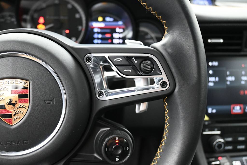 Thumbnail: 2018 Porsche 911 - 21