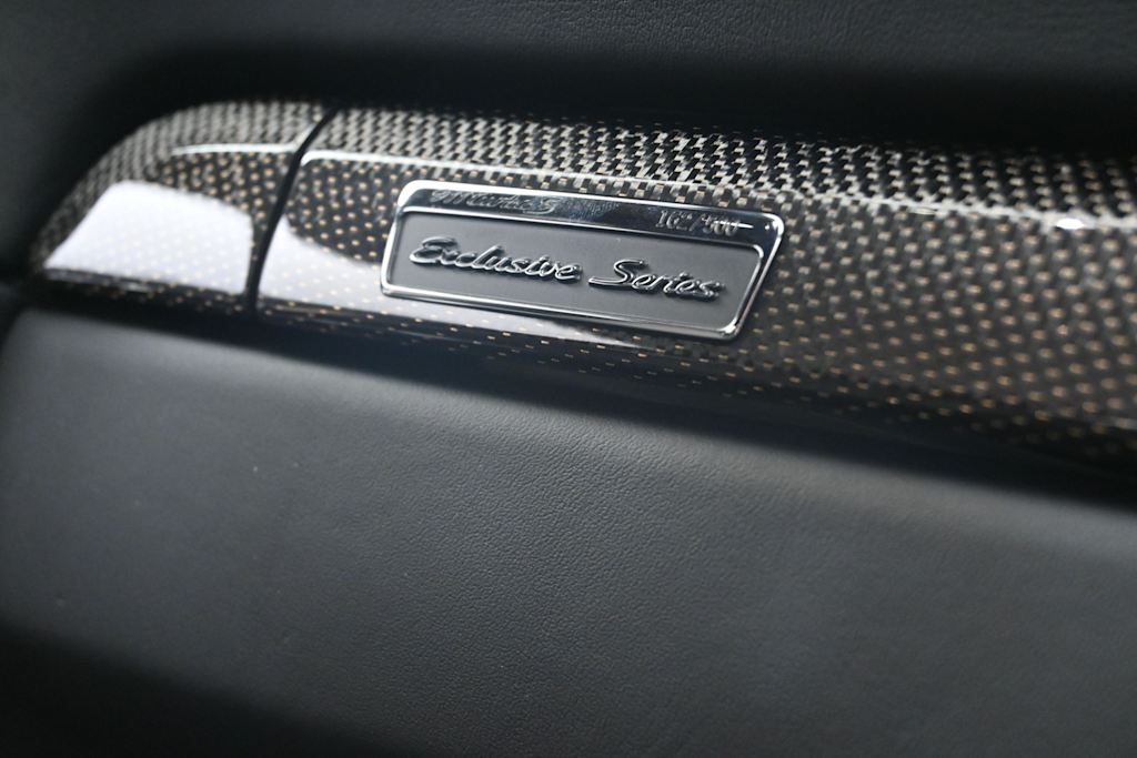 Thumbnail: 2018 Porsche 911 - 25