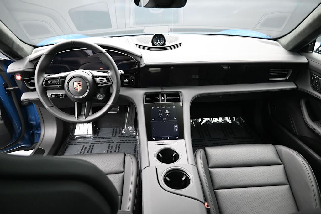 Thumbnail: 2026 Porsche Taycan - 8