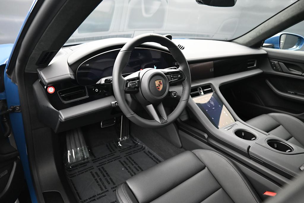 Thumbnail: 2026 Porsche Taycan - 2