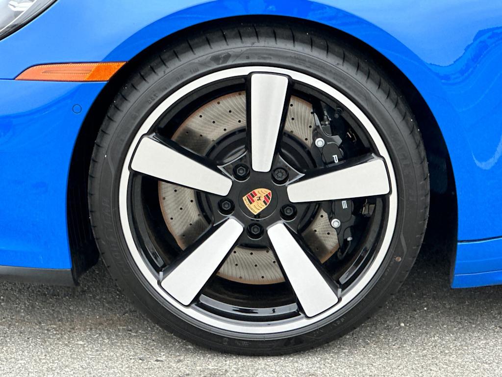 Thumbnail: 2025 Porsche 911 - 8