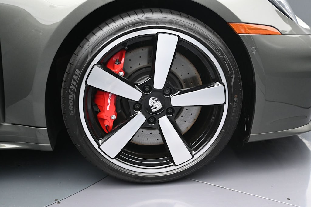 Thumbnail: 2026 Porsche 911 - 6