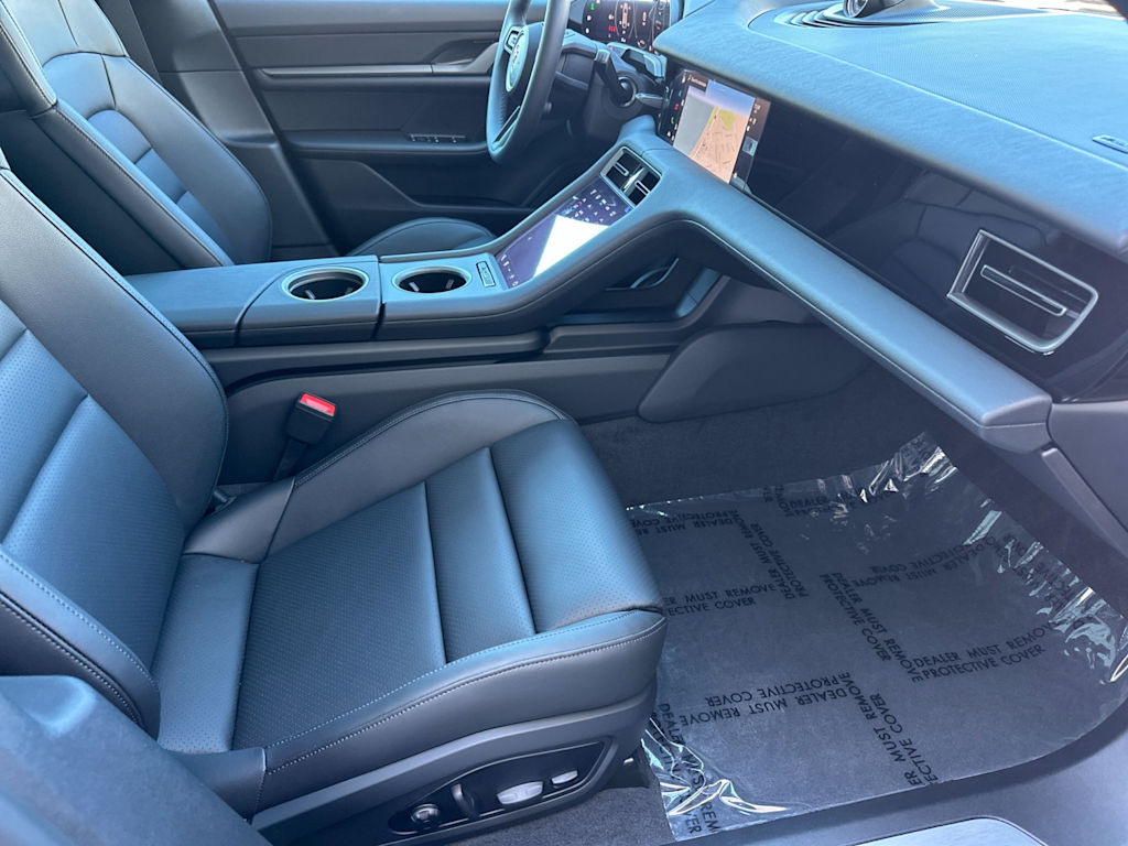 Thumbnail: 2025 Porsche Taycan - 21