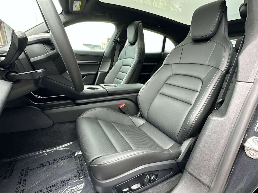 Thumbnail: 2025 Porsche Taycan - 11