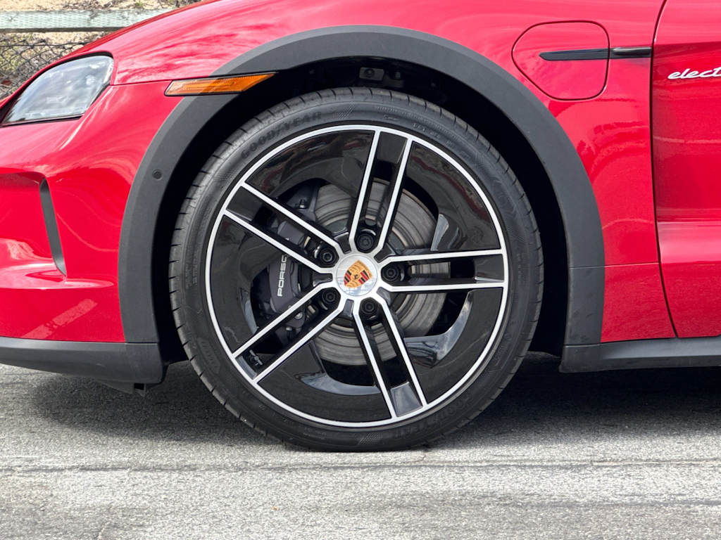 Thumbnail: 2025 Porsche Taycan - 8