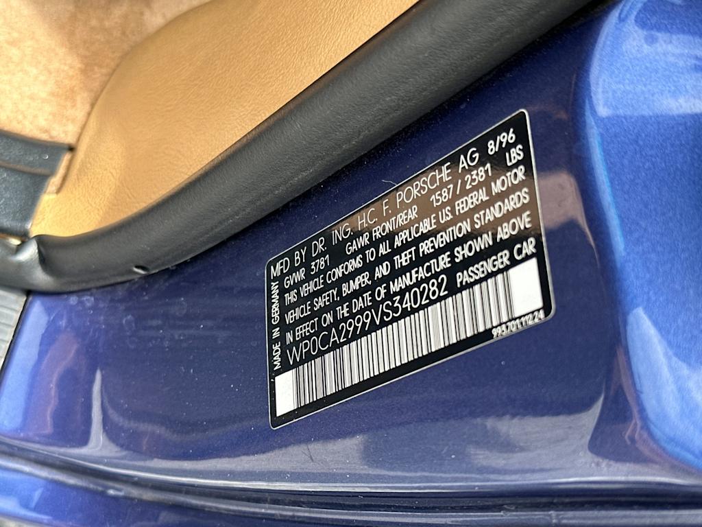 1997 Porsche 911 Carrera S 16