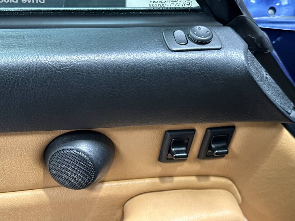 1997 Porsche 911 Carrera S 21