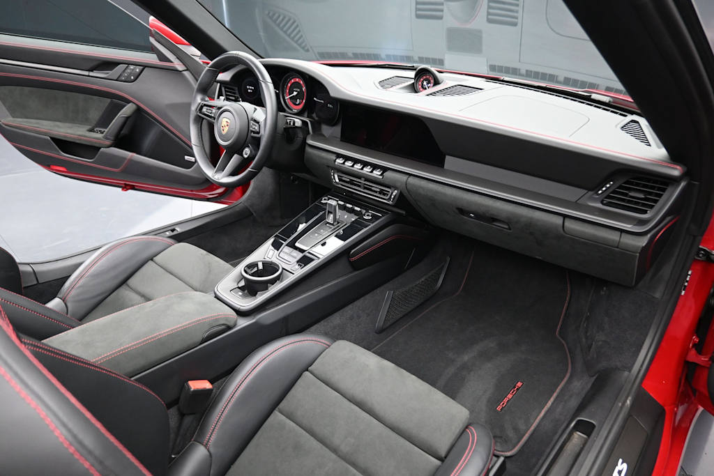 Thumbnail: 2024 Porsche 911 - 11