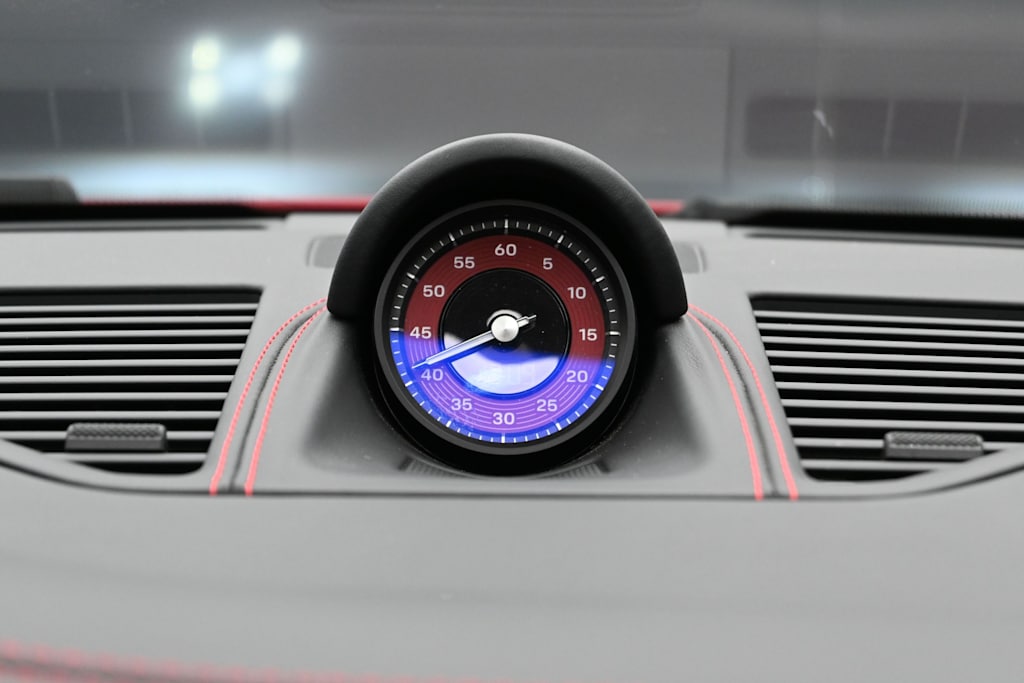 Thumbnail: 2024 Porsche 911 - 20