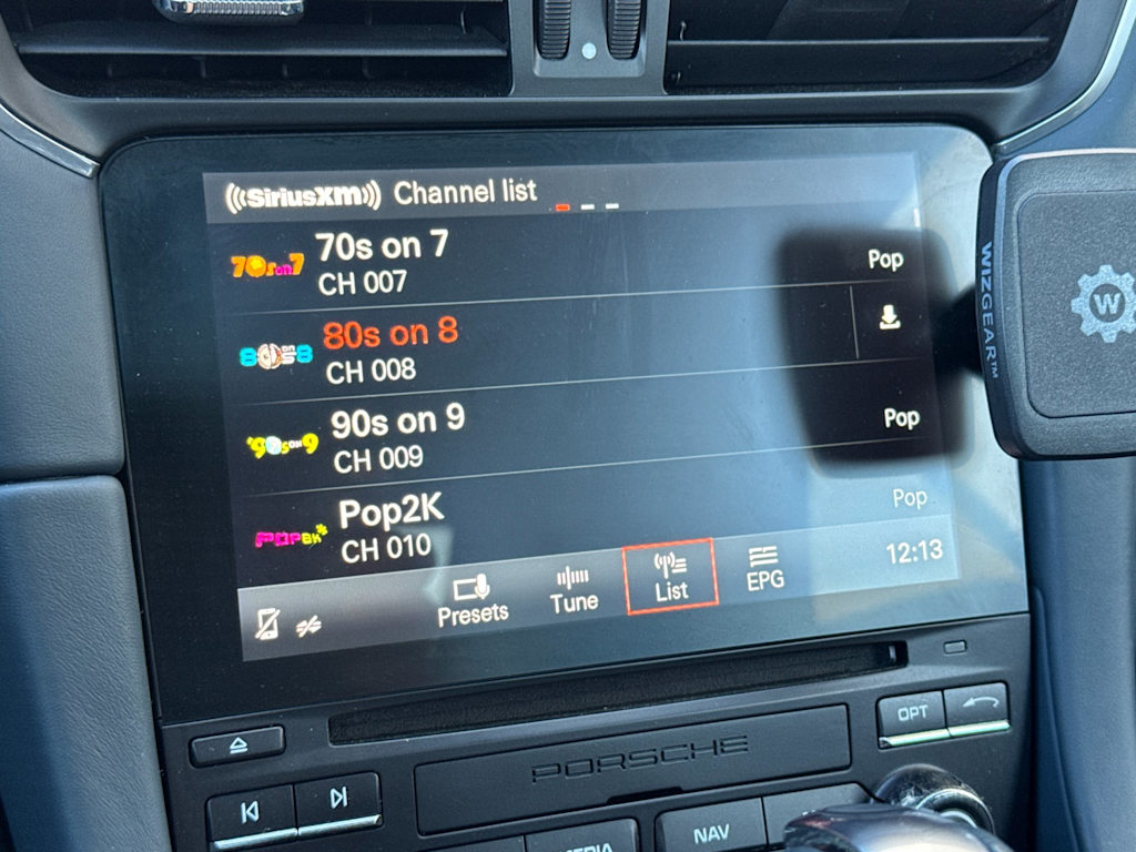 Thumbnail: 2017 Porsche 911 - 13