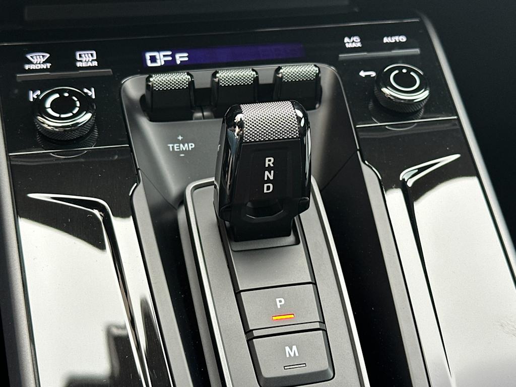 Thumbnail: 2026 Porsche 911 - 15