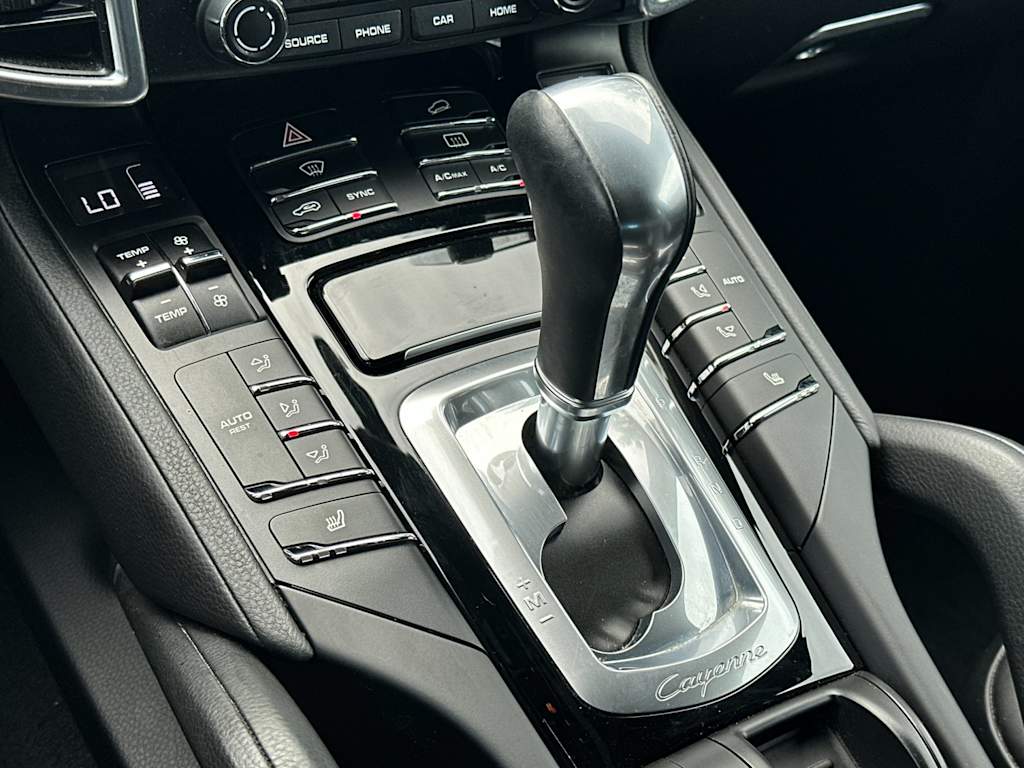 Thumbnail: 2018 Porsche Cayenne - 15