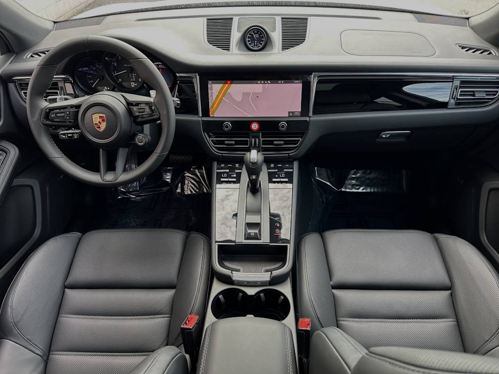 Thumbnail: 2025 Porsche Macan - 2