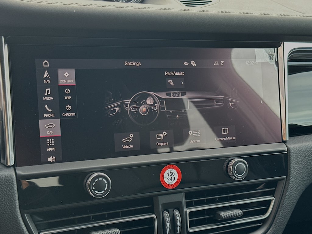 Thumbnail: 2025 Porsche Macan - 26