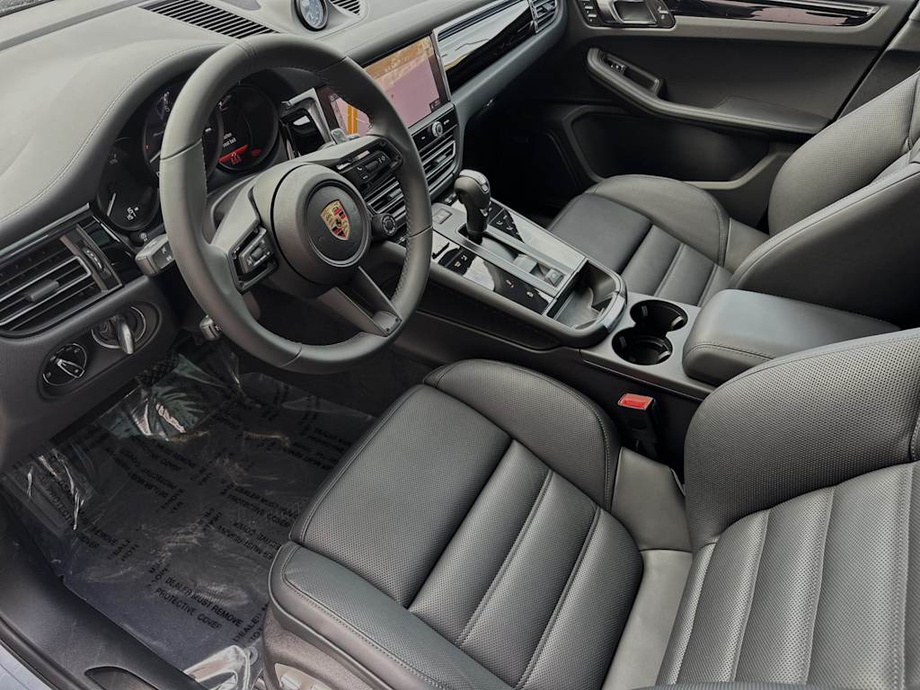 Thumbnail: 2025 Porsche Macan - 9