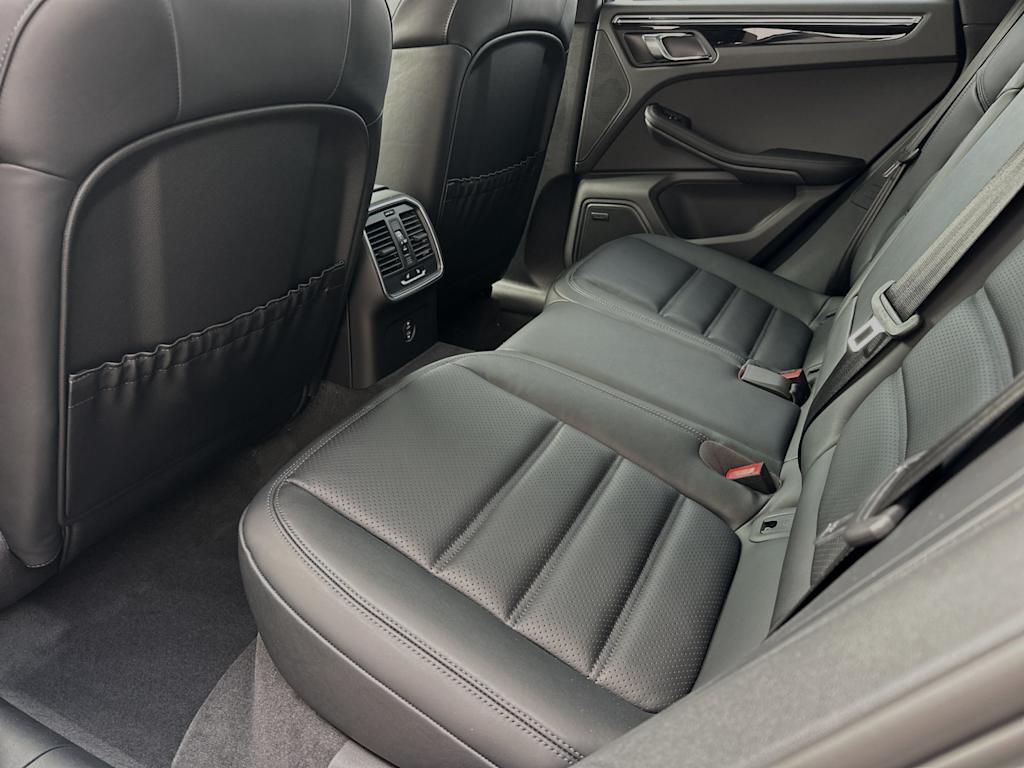 Thumbnail: 2025 Porsche Macan - 11