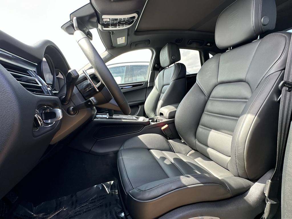 Thumbnail: 2025 Porsche Macan - 10