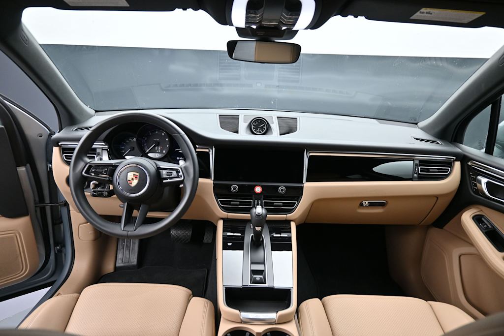 Thumbnail: 2025 Porsche Macan - 7