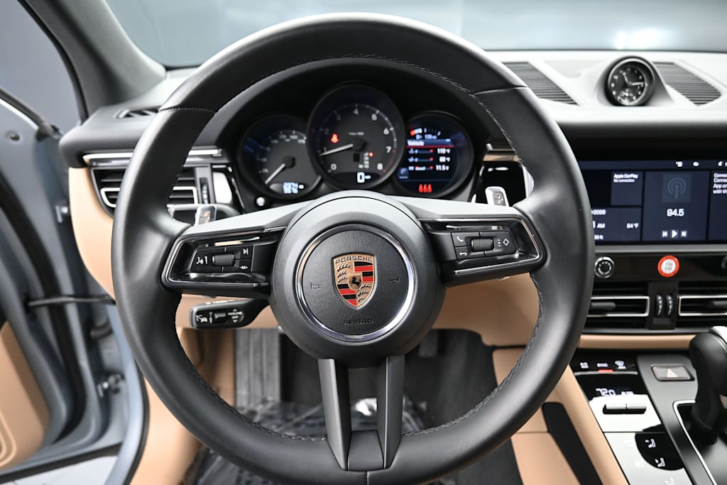 Thumbnail: 2025 Porsche Macan - 10