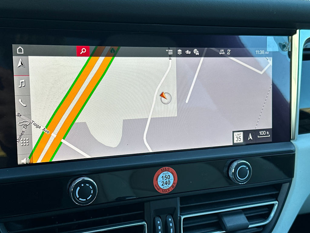 Thumbnail: 2025 Porsche Macan - 25