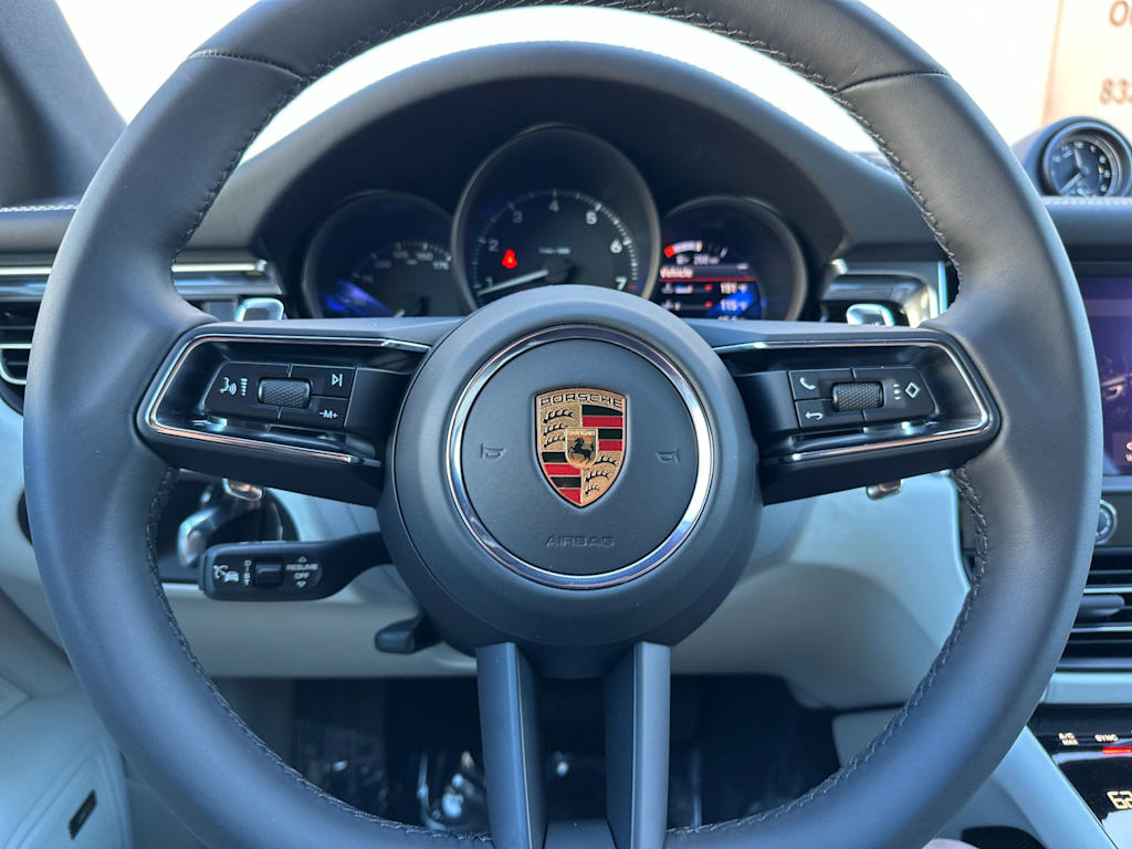 Thumbnail: 2025 Porsche Macan - 13