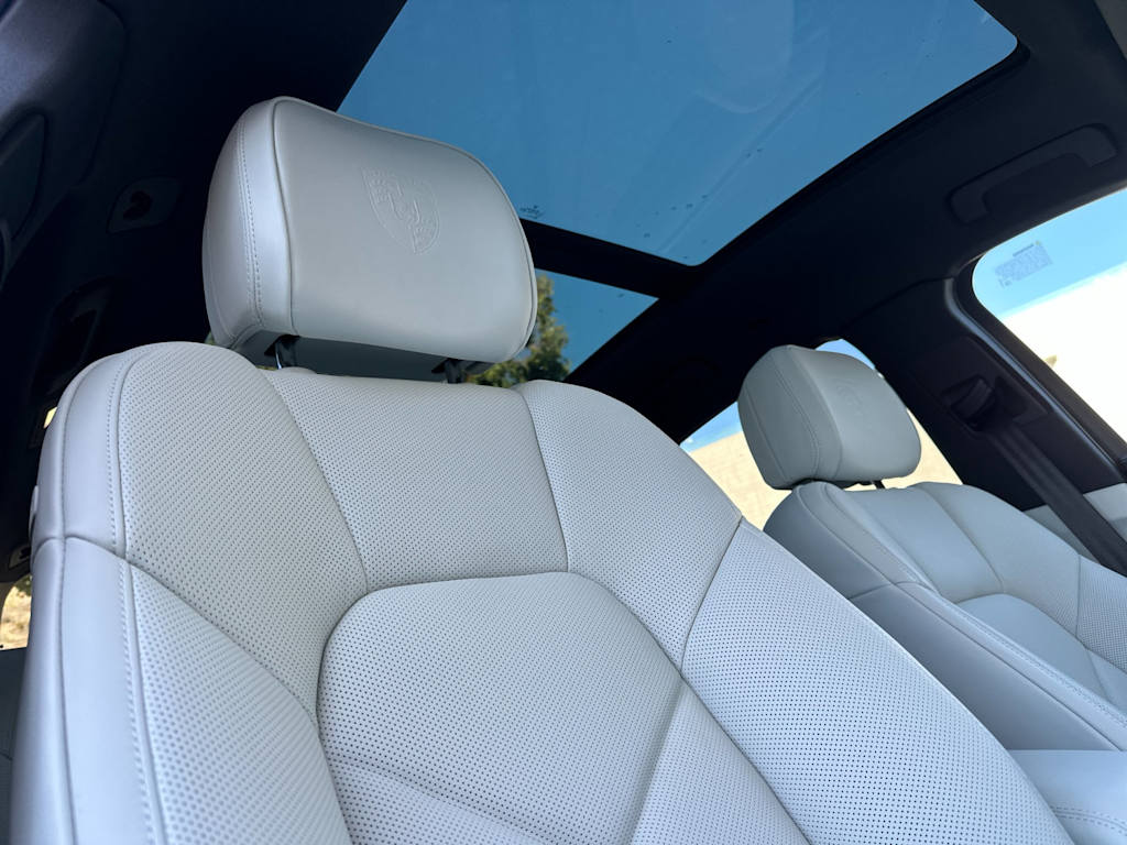 Thumbnail: 2025 Porsche Macan - 24