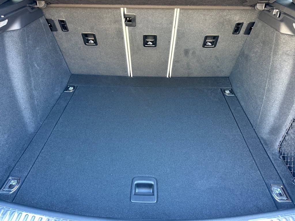 Thumbnail: 2025 Porsche Macan - 16