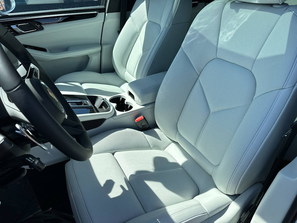 Thumbnail: 2025 Porsche Macan - 28